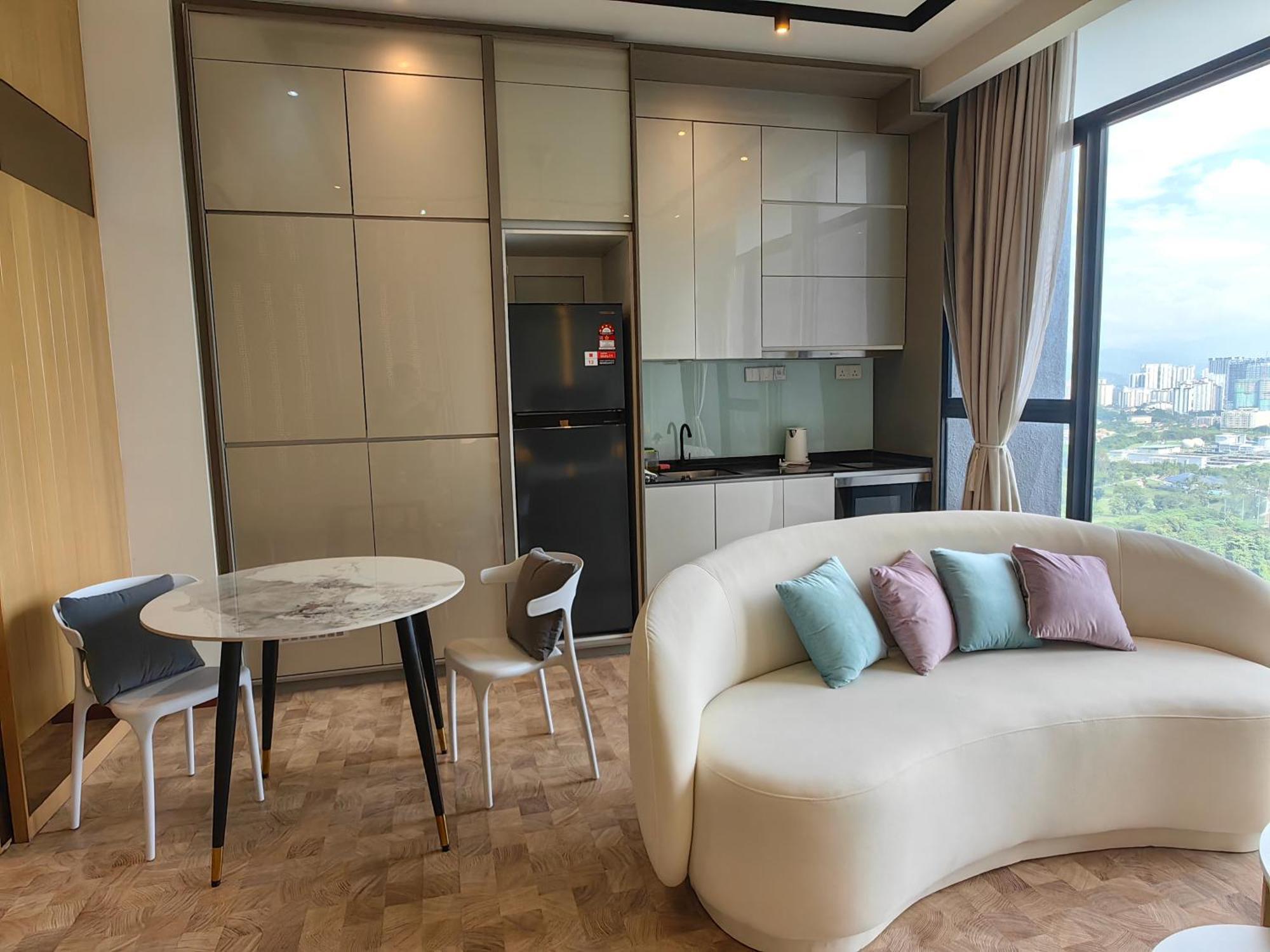 Expressionz Designer Suites Host By Aurora Premium Stay Kuala Lumpur Exterior foto